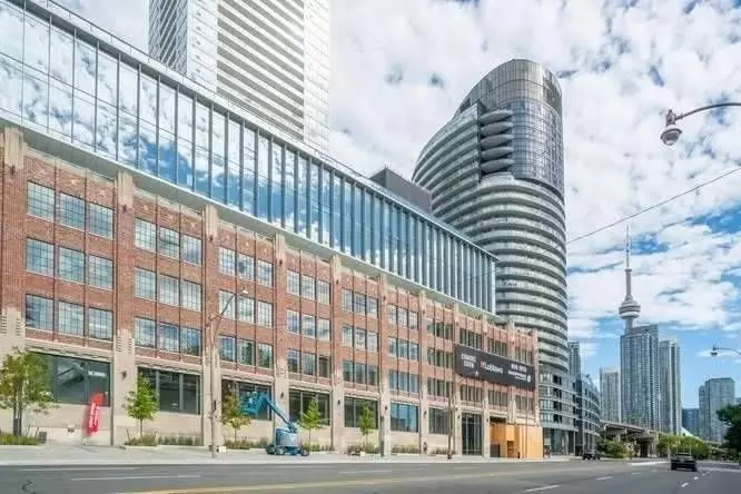 Toronto C01, ON M5V 3P4,30 STADIUM RD #253