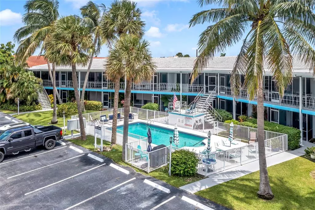 Lighthouse Point, FL 33064,2748 NE 28th Ave #13