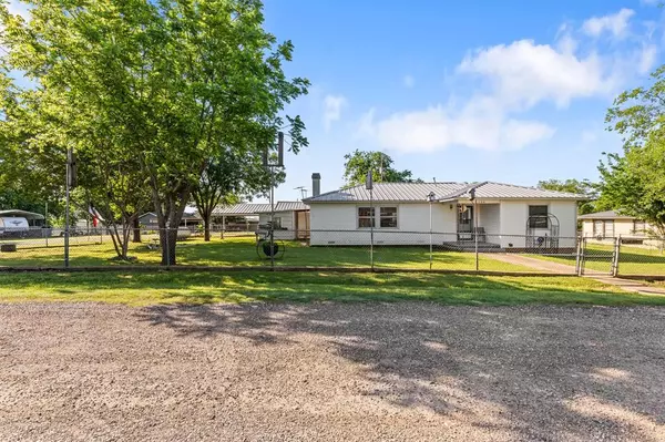 Whitney, TX 76692,134 Daisy Lane