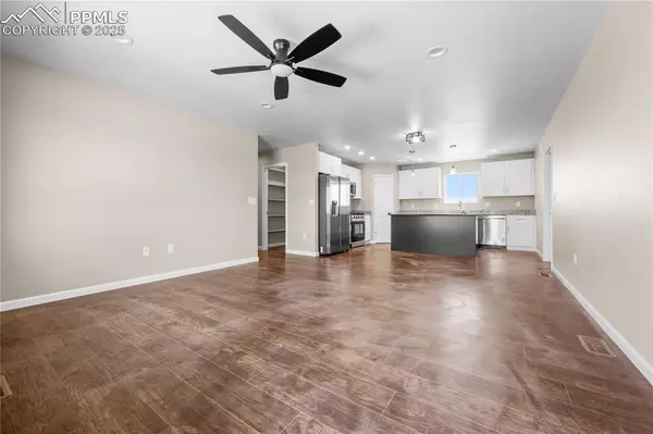 Pueblo, CO 81007,702 E Loma DR