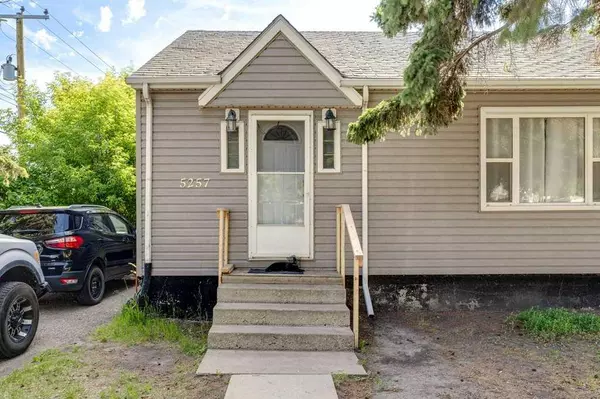 Lacombe, AB T4L 1H8,5257 52 ST