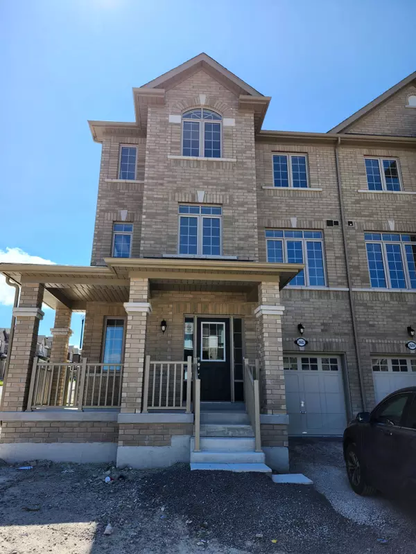 2602 Apricot LN, Pickering, ON L1X 0M5
