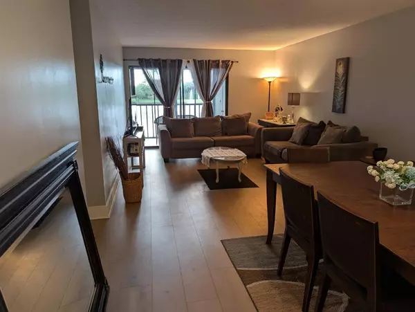 Delray Beach, FL 33484,5884 Morningstar Cir #201
