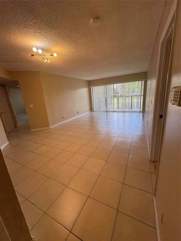 Coral Springs, FL 33067,9033 Wiles Rd #202