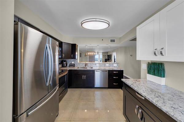 4550 NW 18th Ave #702, Deerfield Beach, FL 33064