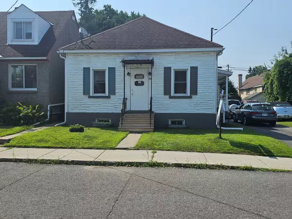 Vanier And Kingsview Park, ON K1L 5X8,228 CARILLON ST