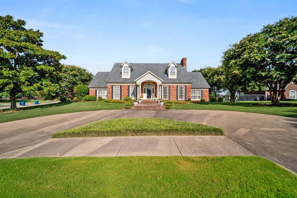 1204 Lakeridge Drive, Ennis, TX 75119