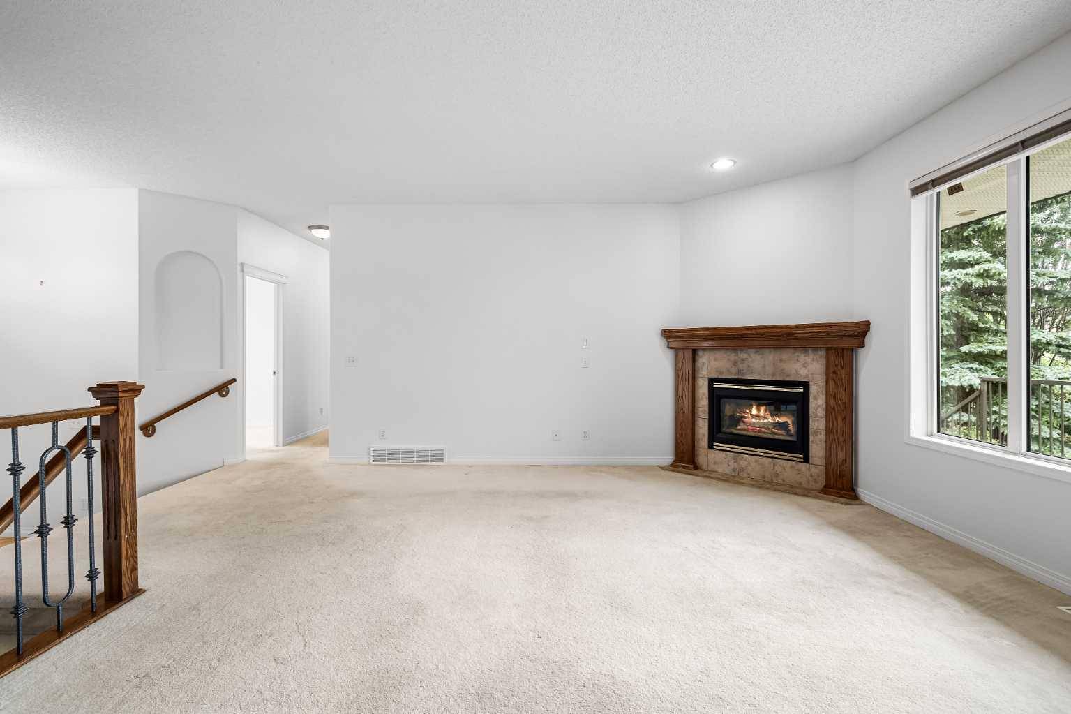 Calgary, AB T3G 4V7,61 Rocky Ridge GDNS Northwest