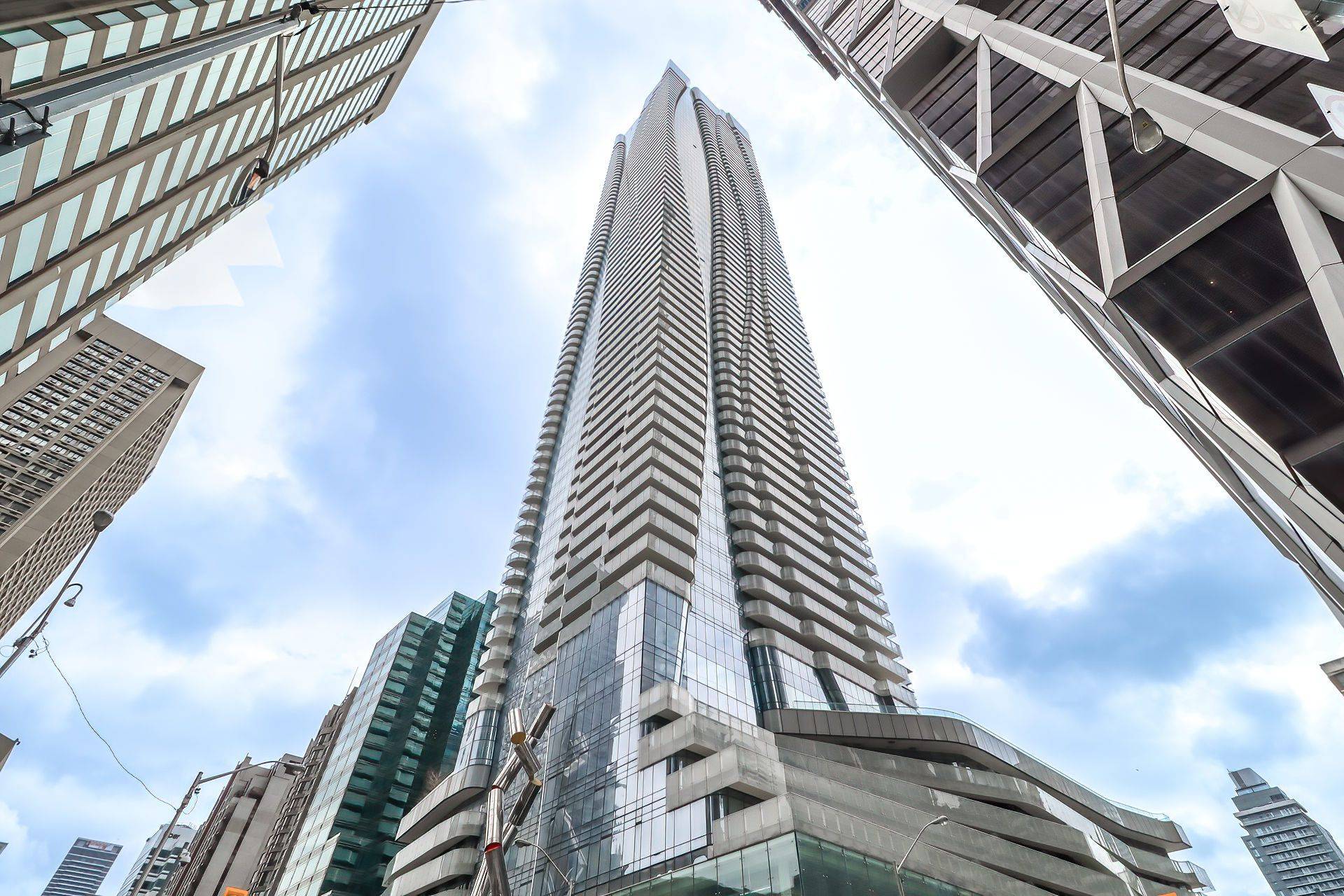 1 Bloor ST E #526, Toronto C08, ON M4W 0A8