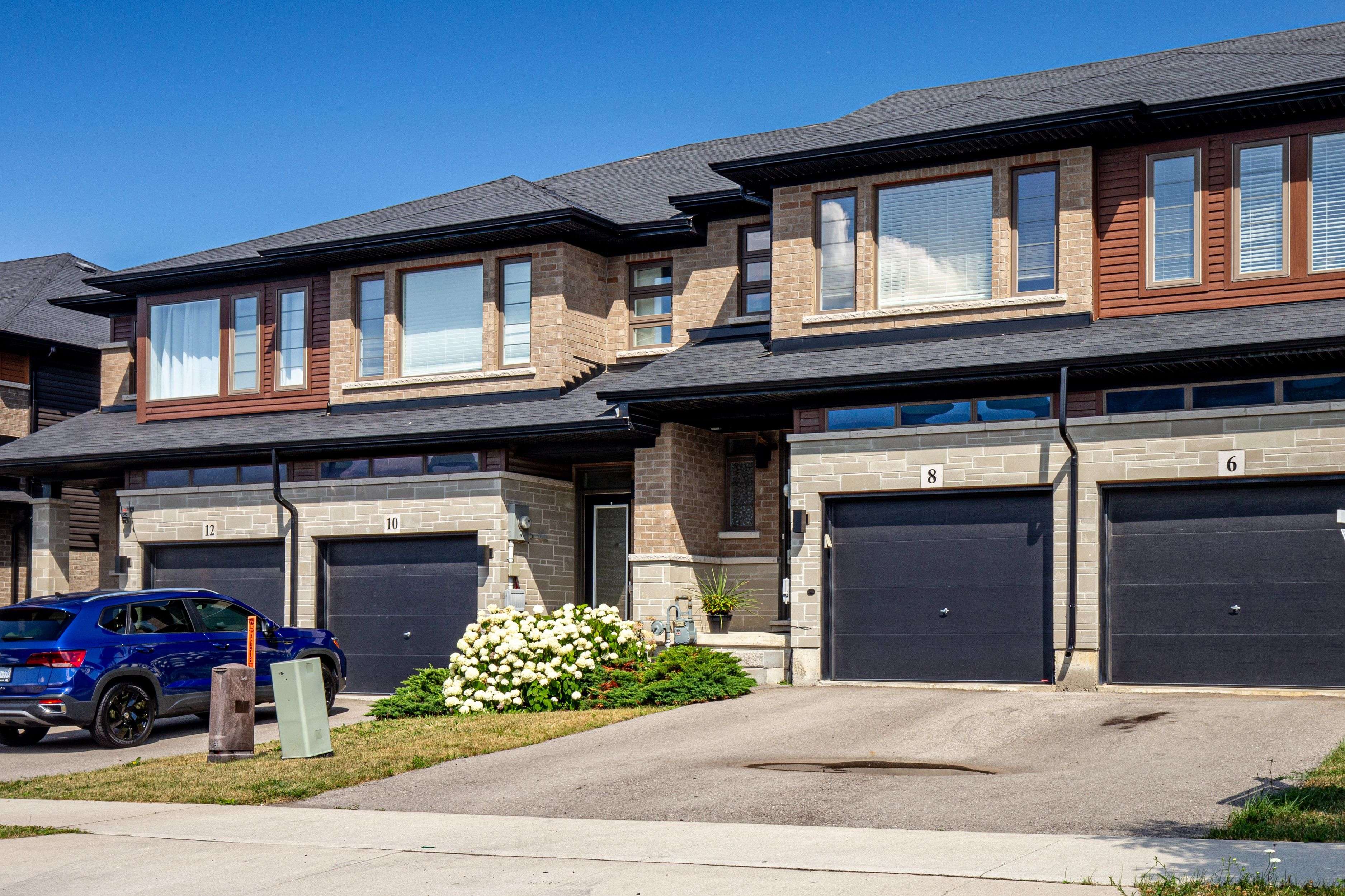 8 Greenwich AVE, Hamilton, ON L8J 2R9
