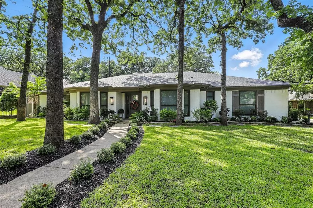 Burleson, TX 76028,116 Meandering Lane