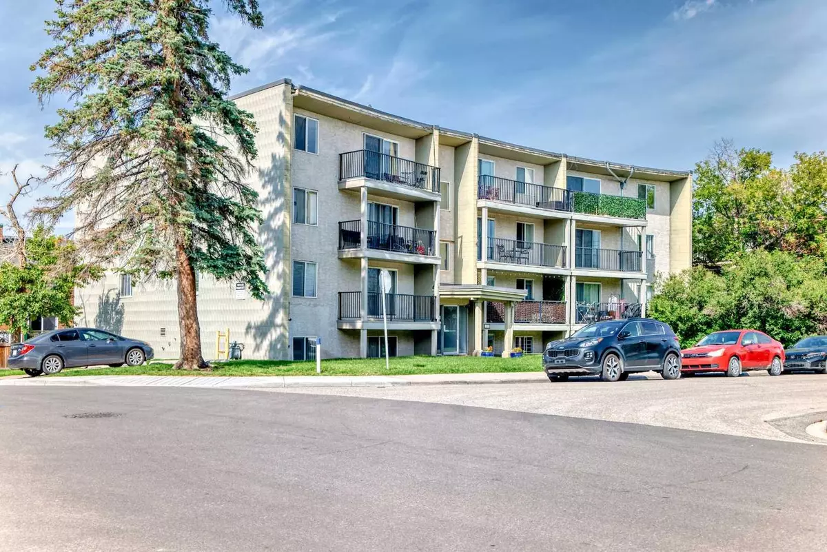 Calgary, AB T2T 0Y1,1516 24 AVE Southwest #11