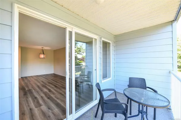 Comox, BC V9M 3S9,698 Aspen Rd #202A