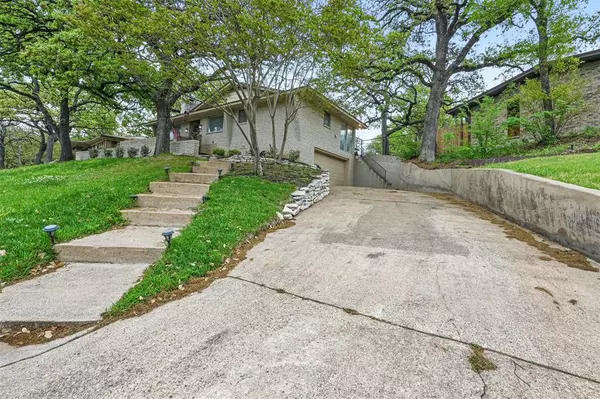 Arlington, TX 76013,1217 Briarwood Boulevard