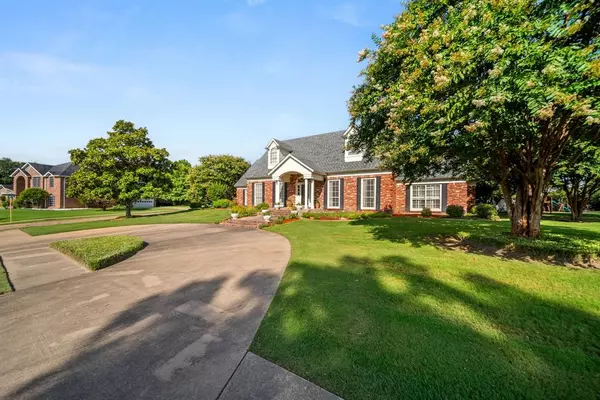 Ennis, TX 75119,1204 Lakeridge Drive