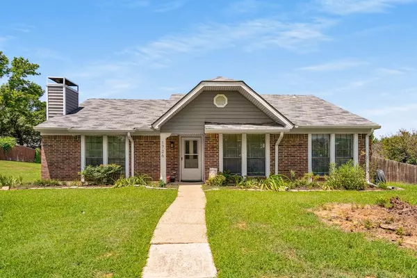 1726 Fern Court, Lewisville, TX 75067