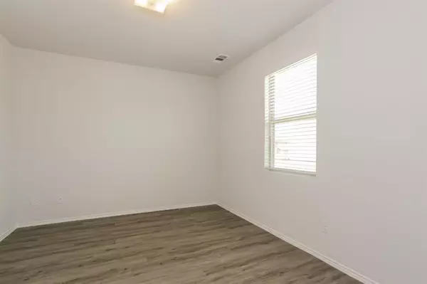 Fort Worth, TX 76119,5525 Eagle Point Drive