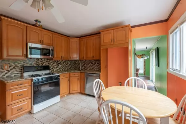 West Milford Twp., NJ 07421,11 Ardena Rd