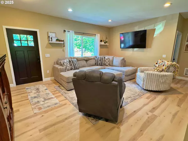 Coos Bay, OR 97420,1118 S 11TH ST