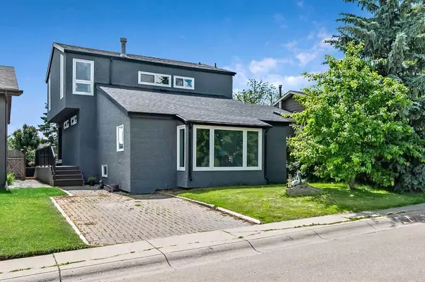 11 Cedarbrook WAY Southwest, Calgary, AB T2W 3Y2
