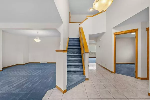 Calgary, AB T3B 5P9,199 Valley Glen HTS Northwest
