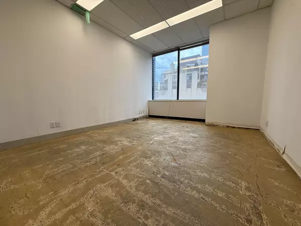 Toronto C02, ON M4W 3C7,920 YONGE ST #920