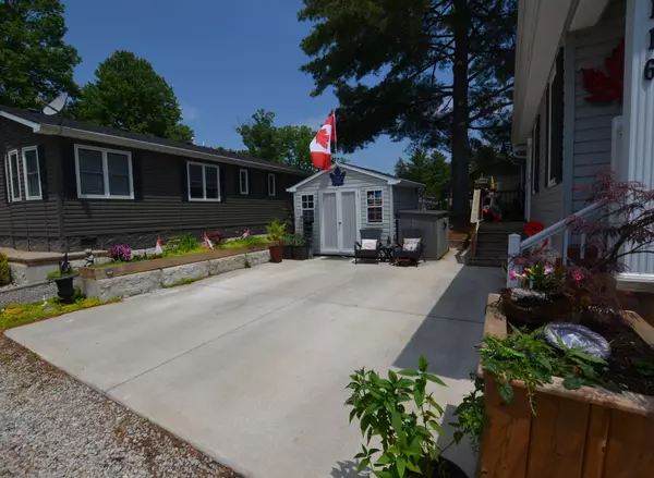 Middlesex Centre, ON N0L 1R0,22790 Amiens RD #116