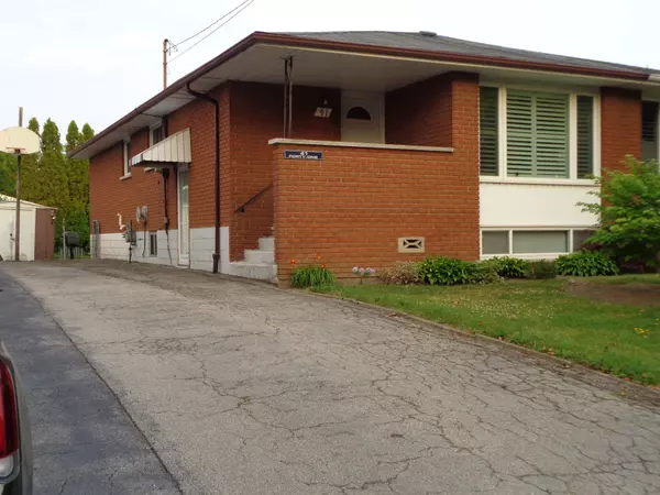 Hamilton, ON L8W 1M4,41 Rita AVE