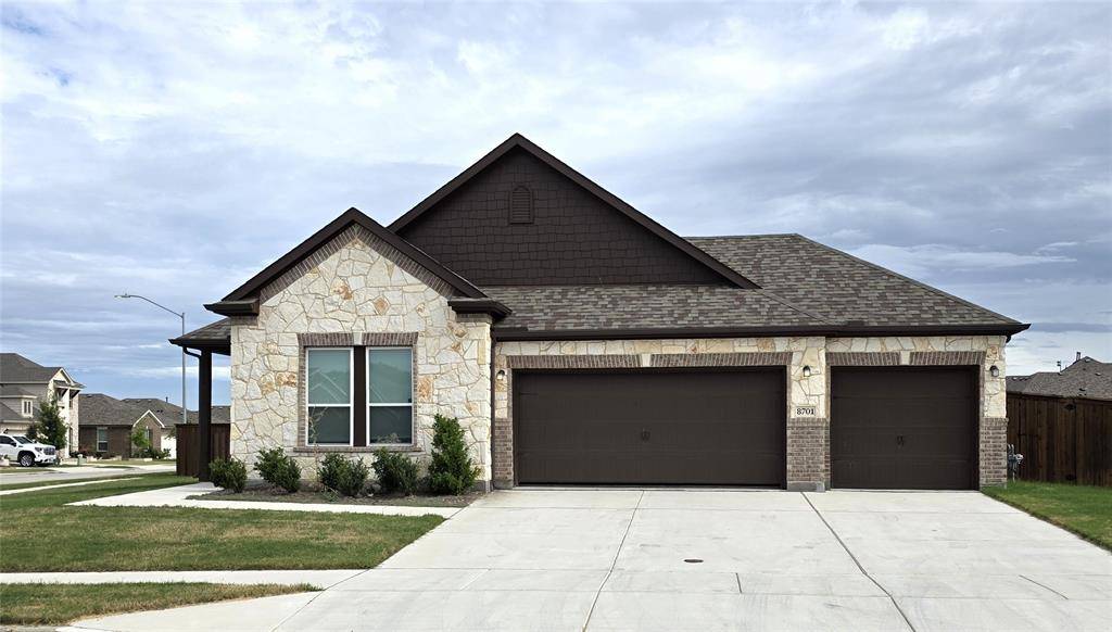 8701 Copper Crossing Drive, Fort Worth, TX 76131
