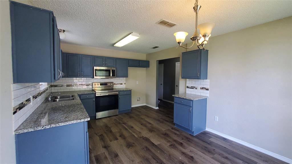 Fort Worth, TX 76131,1944 Canyon Ridge Street