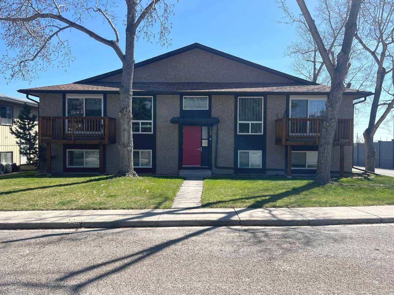 232 Sabrina WAY SW #8, Calgary, AB T2W 2N6