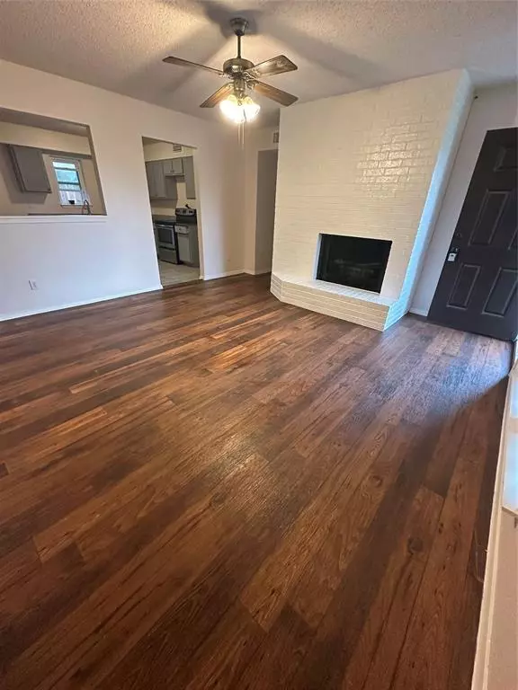 Arlington, TX 76012,2017 Oakwood Court