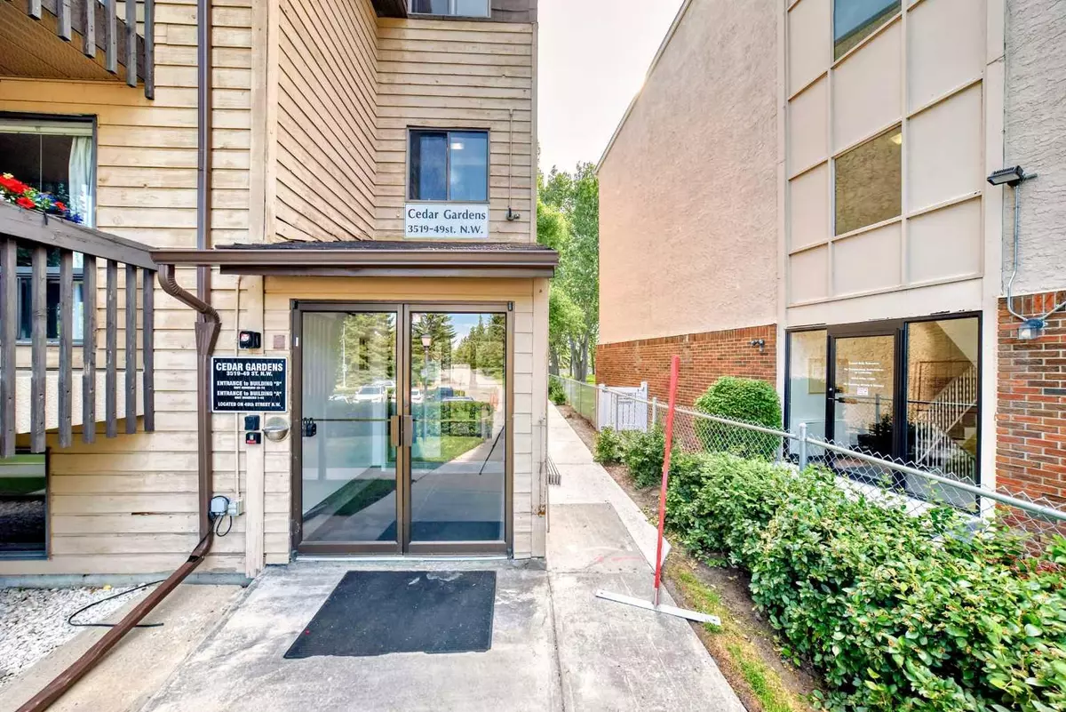 Calgary, AB T3A 2C7,3519 49 ST NW #68