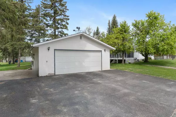 Whitecourt, AB T7S 1G3,3 Chickadee DR
