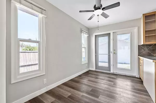 Calgary, AB T2C 1H5,724 Olympia DR Southeast