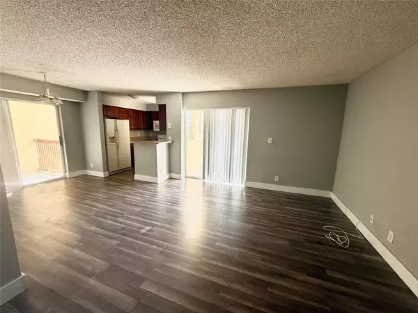 Tamarac, FL 33321,7680 Westwood Dr #822