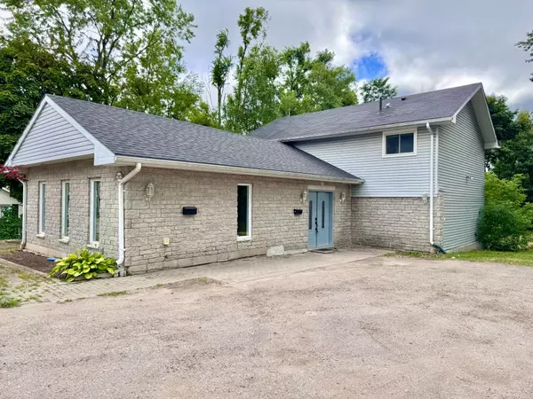 202 Cox Mill RD, Barrie, ON L4N 4G5