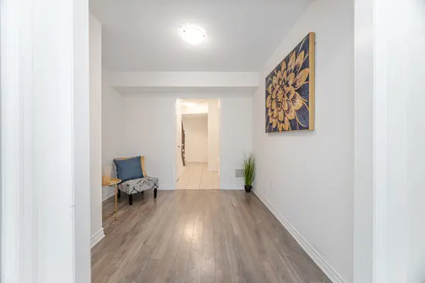 Milton, ON L9T 9L5,1000 Asleton BLVD #71