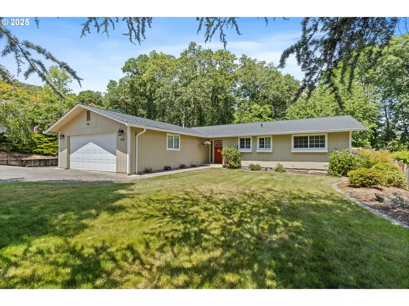 2138 SE LOIS DR, Roseburg, OR 97470