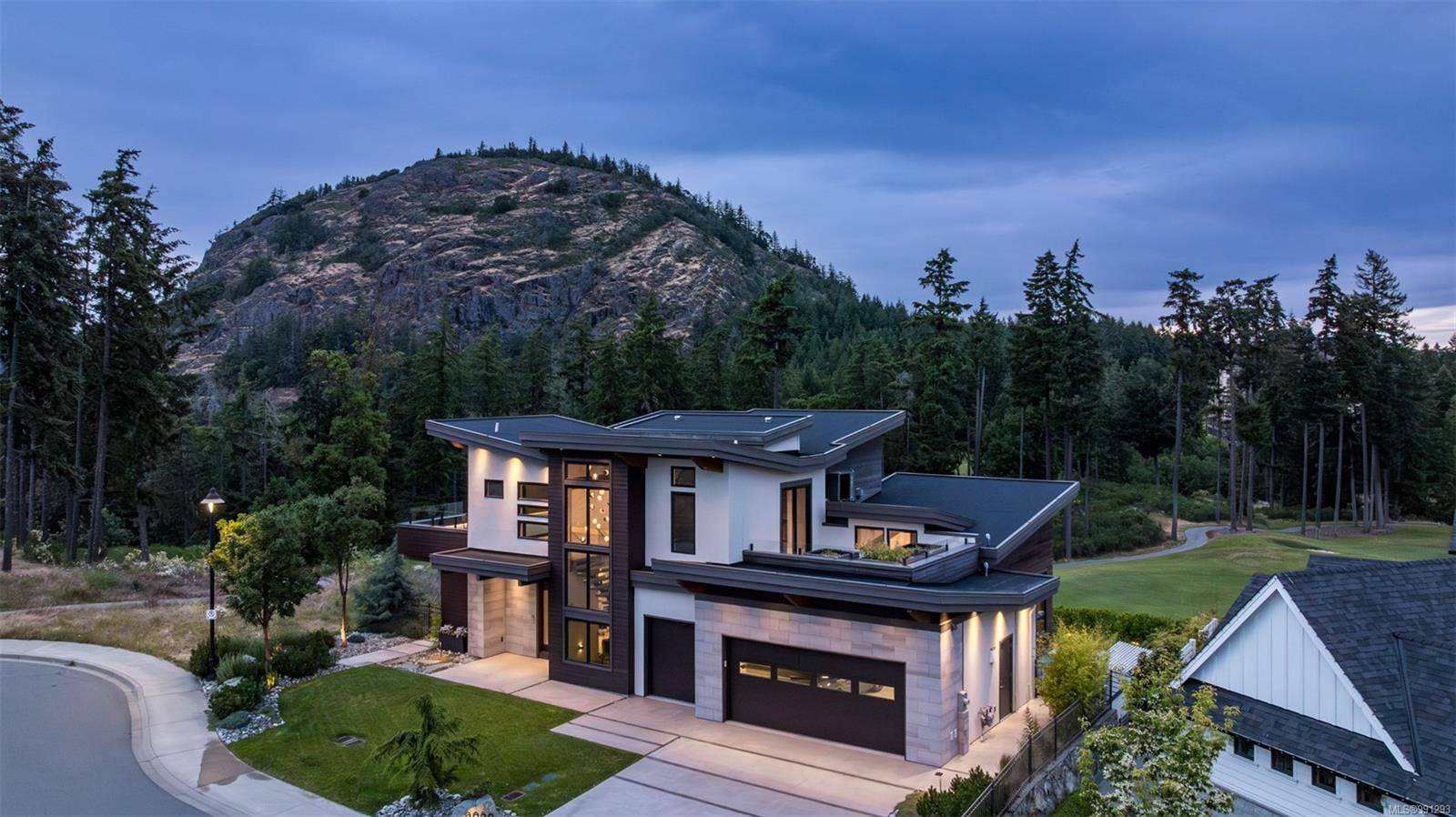 2022 Pebble Dr, Langford, BC V9B 0T4