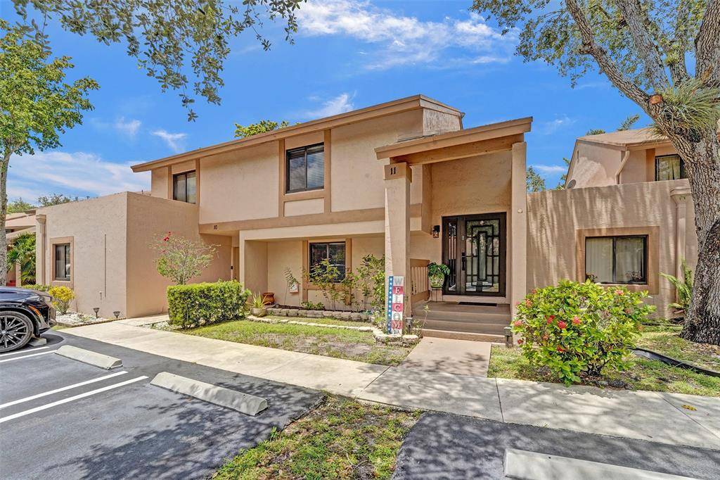 11 Chestnut Cir #11, Cooper City, FL 33026
