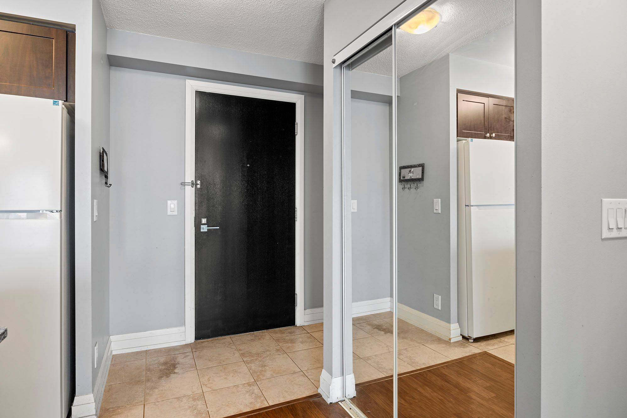 Toronto W05, ON M3J 0G5,55 De Boers DR #812