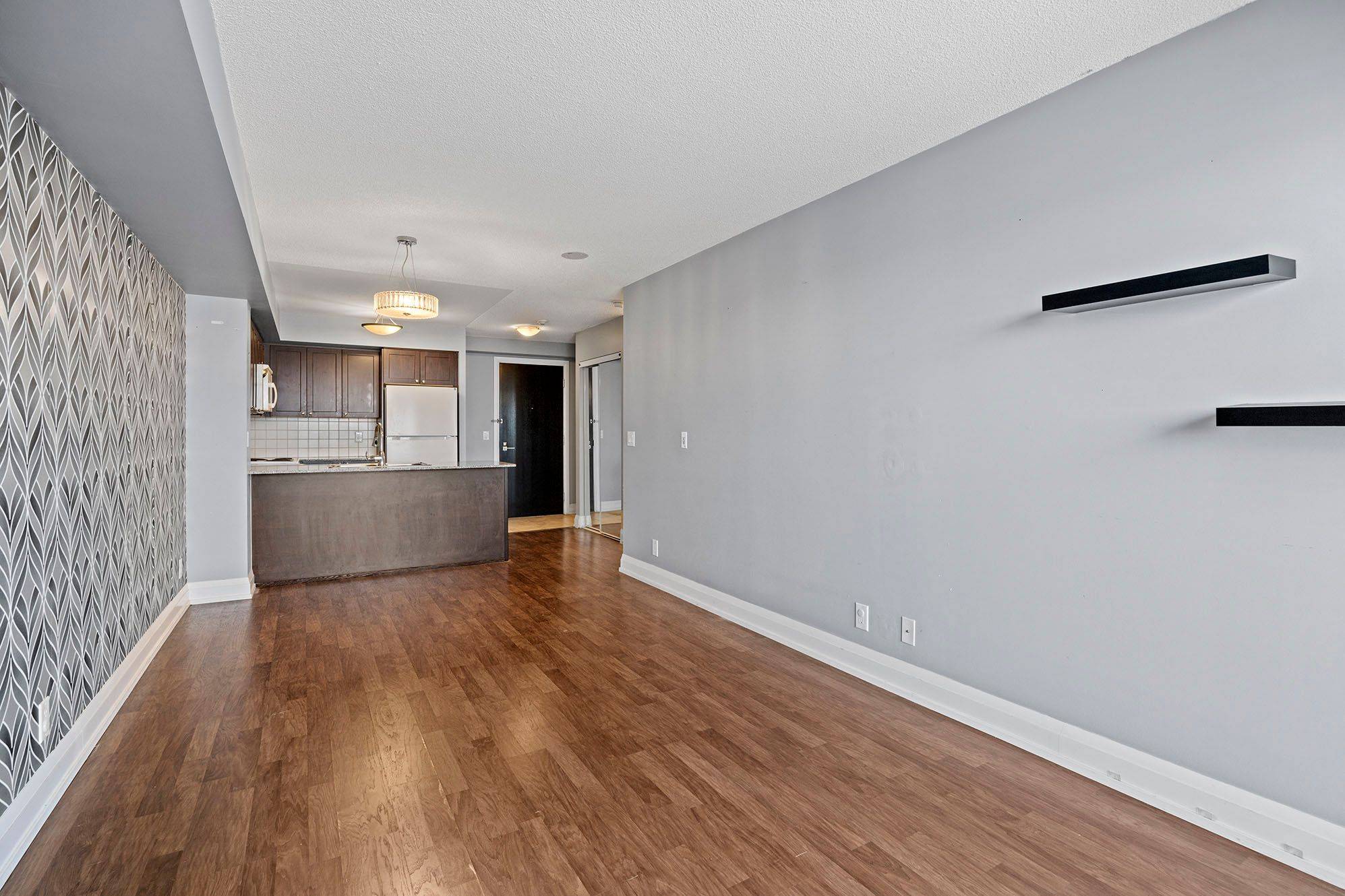 Toronto W05, ON M3J 0G5,55 De Boers DR #812