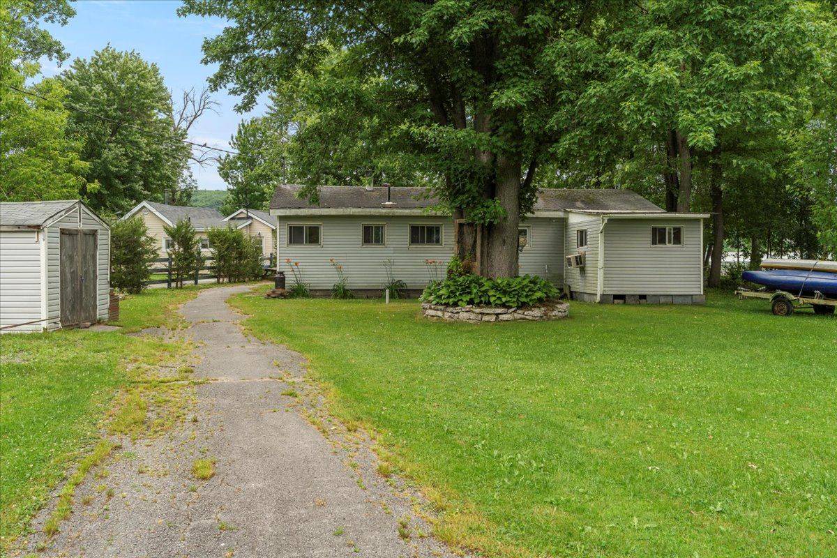 55 Prior LN, Quinte West, ON K0K 2C0