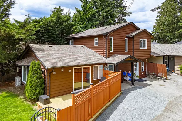 Colwood, BC V9B 5E4,614 Evans Dr #A