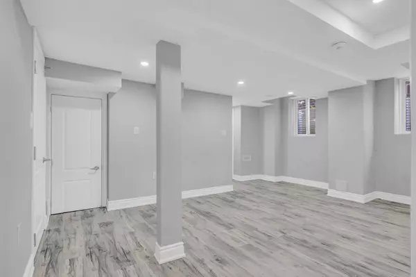 Barrie, ON L9J 0C3,118 Shepherd DR #Lower