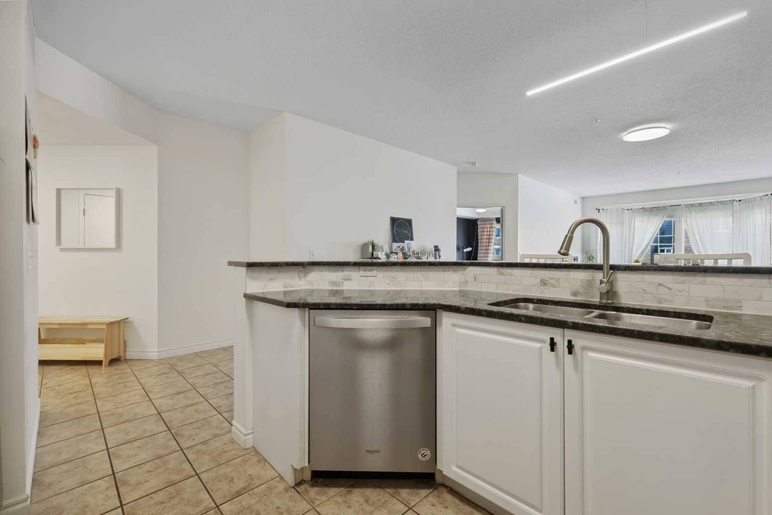 Calgary, AB T2T 6H2,838 19 AVE Southwest #207