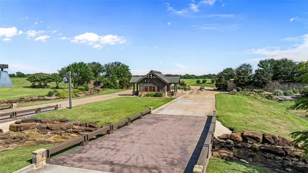 Whitesboro, TX 76245,208 Castlewood Street