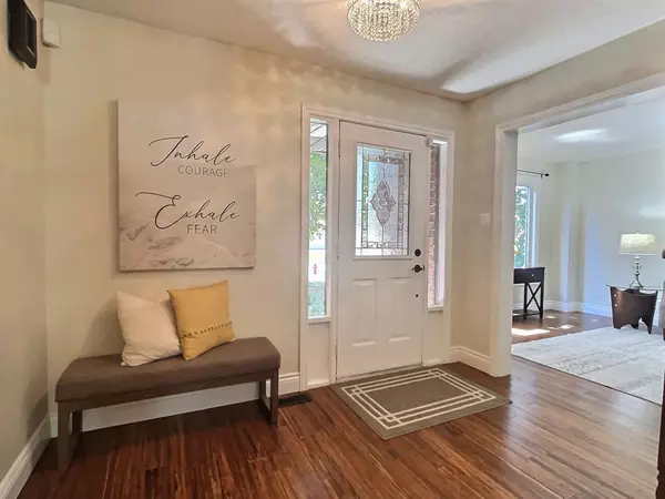 Newmarket, ON L3Y 7V5,79 Doris CRES
