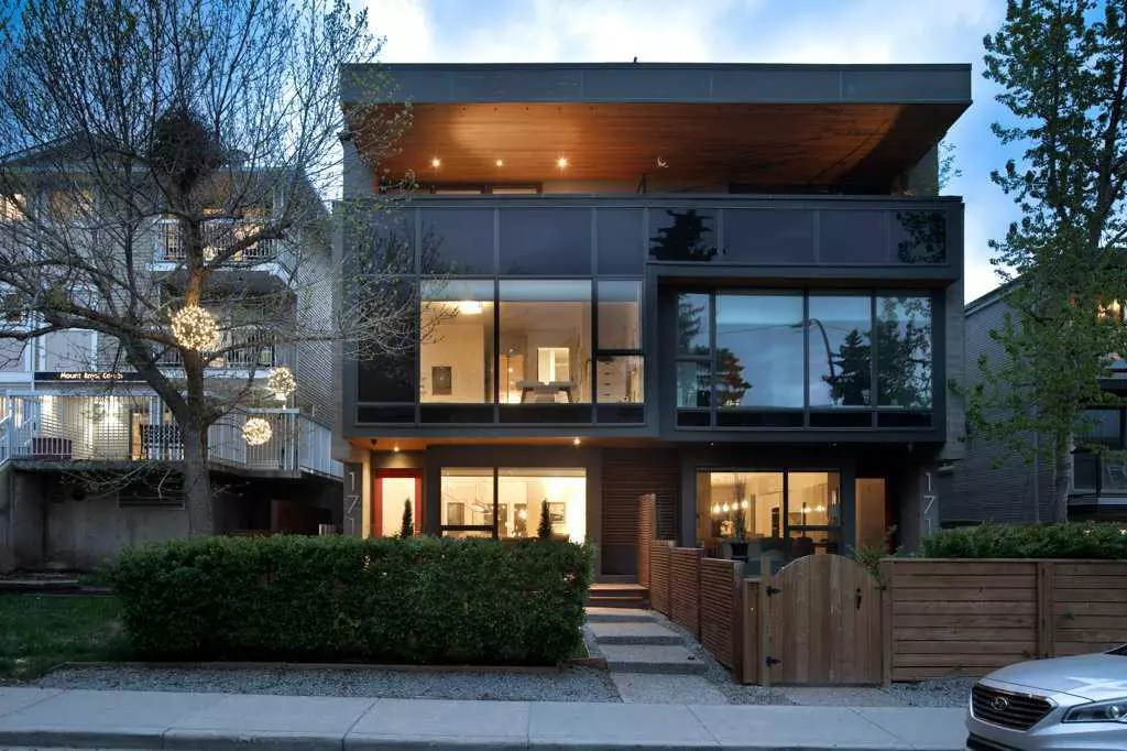 Calgary, AB T2T 3P5,1719 13 ST SW